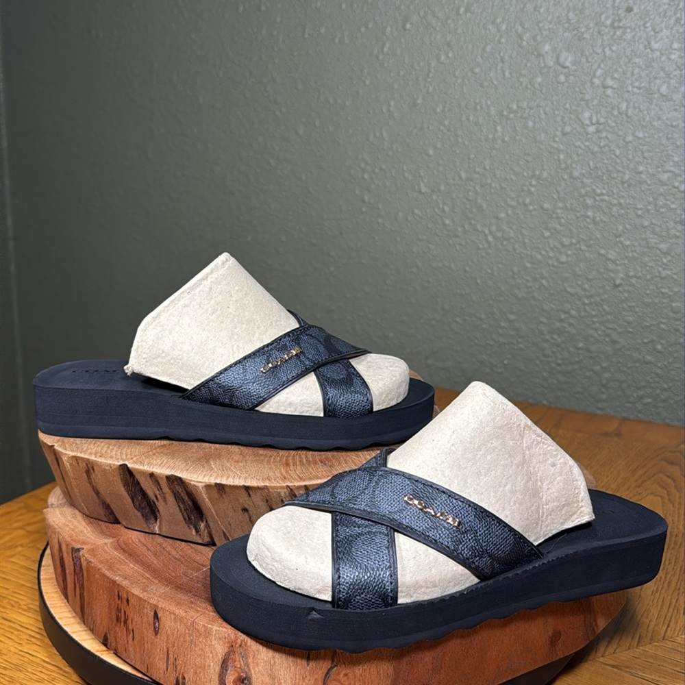 COACH JANINE SIGNATURE SANDALS - Picture 3 of 15